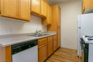 Photo #5: 2154446 Listing