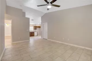 Photo #4: 2154465 Listing