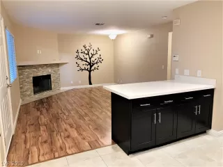 Photo #4: 2154468 Listing