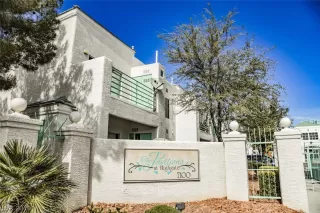 Photo #5: 2154544 Listing