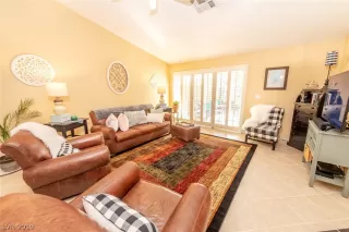 Photo #4: 2154572 Listing