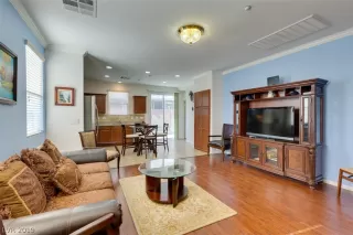 Photo #3: 2154586 Listing