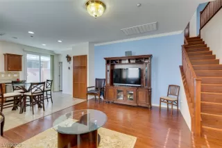 Photo #5: 2154586 Listing