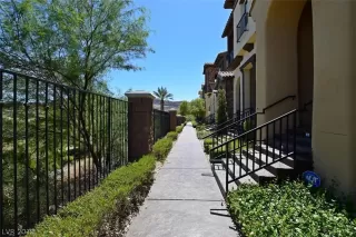 Photo #2: 2154627 Listing 