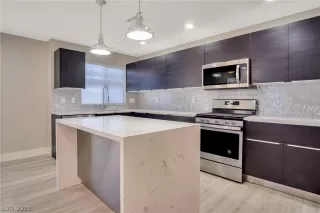 Photo #1: 2154660 Listing 