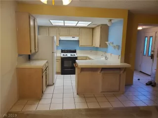 Photo #5: 2154727 Listing