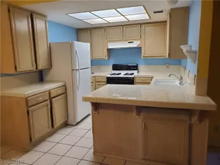 Photo #6: 2154727 Listing