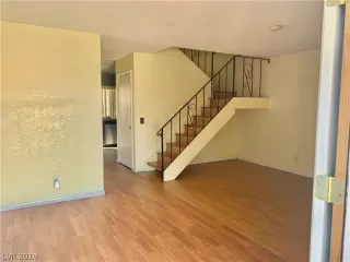 Photo #2: 2154735 Listing