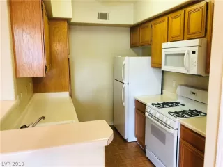 Photo #4: 2154805 Listing