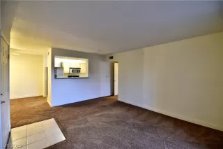 Photo #4: 2154844 Listing