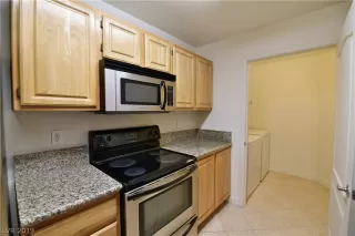 Photo #5: 2154844 Listing