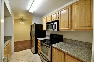 Photo #6: 2154844 Listing