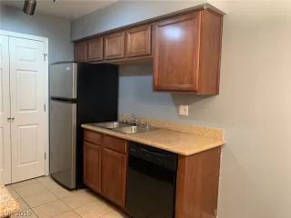 Photo #5: 2154876 Listing 