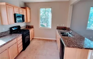 Photo #1: 2154927 Listing