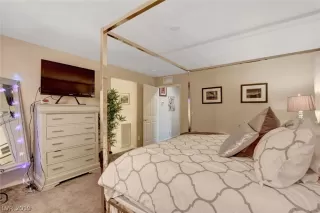 Photo #6: 2154941 Listing