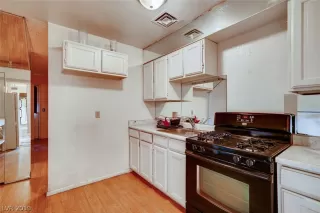 Photo #4: 2154969 Listing