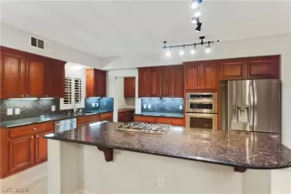 Photo #5: 2154970 Listing