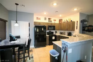 Photo #4: 2155026 Listing