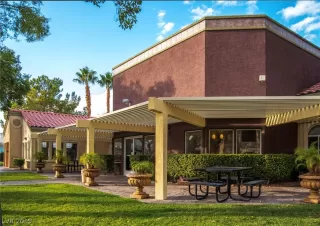 Photo #3: 2155063 Listing