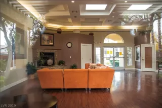 Photo #6: 2155063 Listing