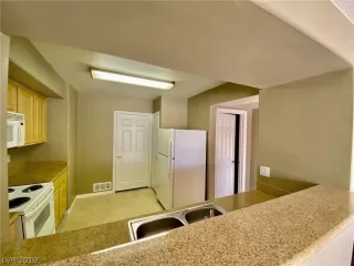 Photo #4: 2155076 Listing