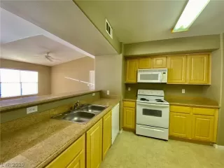 Photo #5: 2155076 Listing