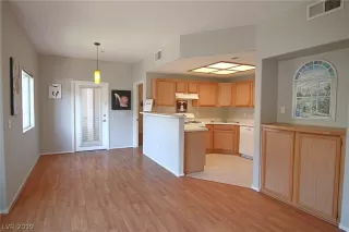 Photo #5: 2155162 Listing