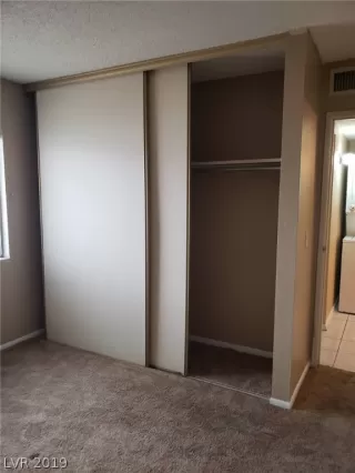 Photo #6: 2155169 Listing