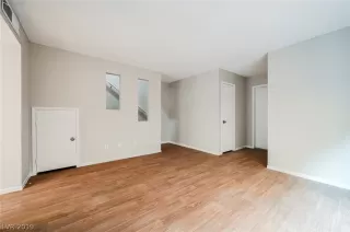 Photo #1: 2155225 Listing