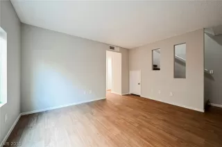 Photo #2: 2155225 Listing