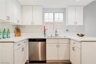 Photo #3: 2155225 Listing