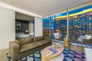 Photo #2: 2155228 Listing