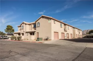 Photo #1: 2155299 Listing