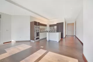 Photo #4: 2155301 Listing 
