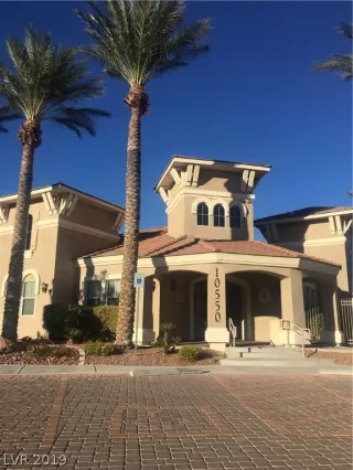 Photo #5: 2155303 Listing