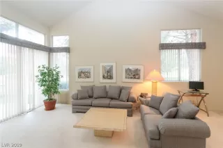 Photo #3: 2155307 Listing