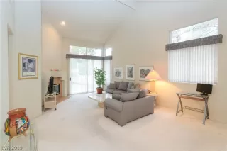 Photo #4: 2155307 Listing