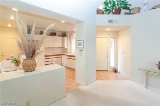 Photo #5: 2155307 Listing