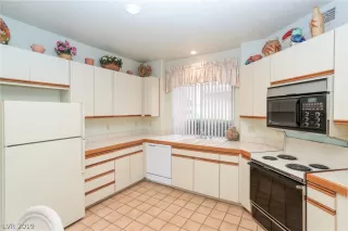 Photo #6: 2155307 Listing