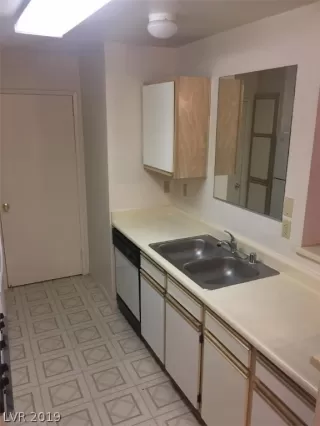 Photo #2: 2155356 Listing