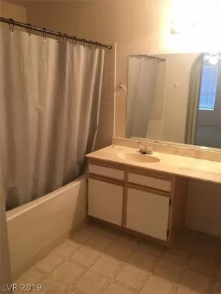 Photo #5: 2155356 Listing