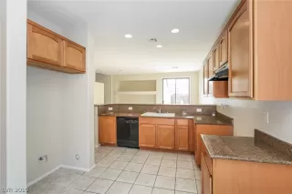 Photo #1: 2155396 Listing