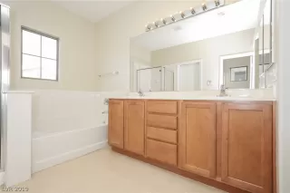 Photo #3: 2155396 Listing