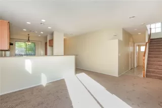 Photo #6: 2155396 Listing