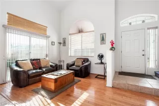 Photo #3: 2155479 Listing 