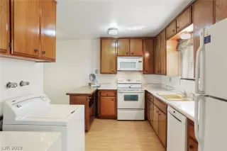 Photo #3: 2155578 Listing