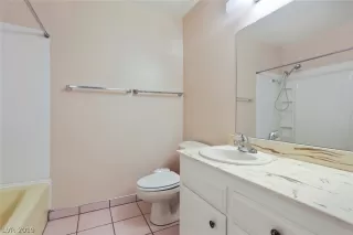 Photo #6: 2155578 Listing