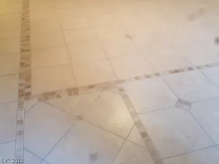 Photo #5: 2155618 Listing