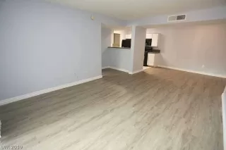 Photo #2: 2155625 Listing