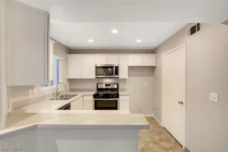 Photo #5: 2155648 Listing